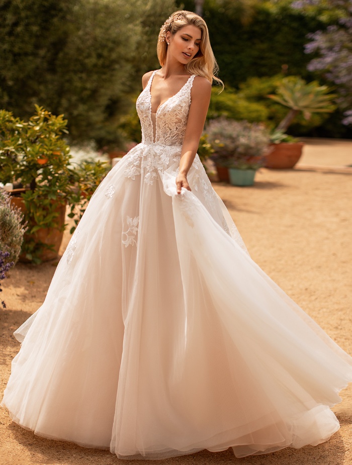 'WEDDING DRESS TRENDS FOR 2020' Image #1