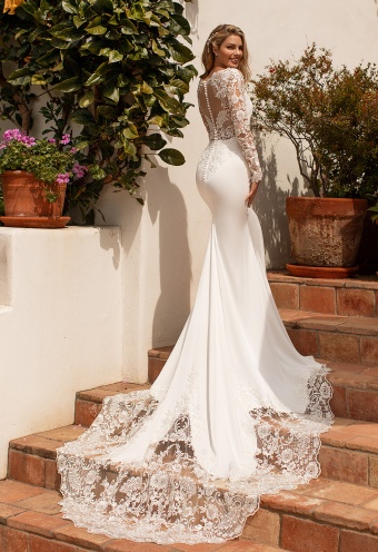 'WEDDING DRESS TRENDS FOR 2020' Image #3
