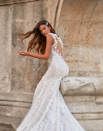 'Wedding Dress Back Details: Which Style Is the Right One For You?' Image #1
