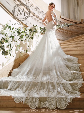 'BRIDES Magazine: A Sneak Peak of Designer Wedding Dresses' Image #2