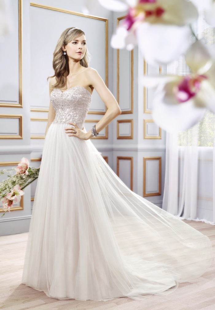 beautiful sparkly wedding dresses
