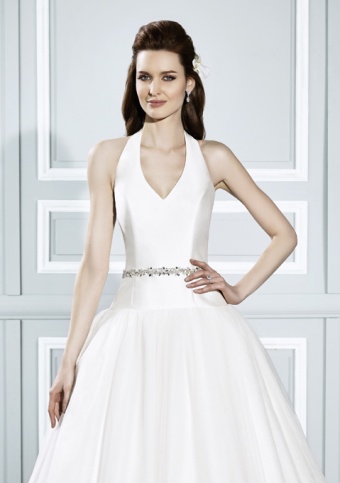 'What To Wear Under Your Wedding Dress' Image #4