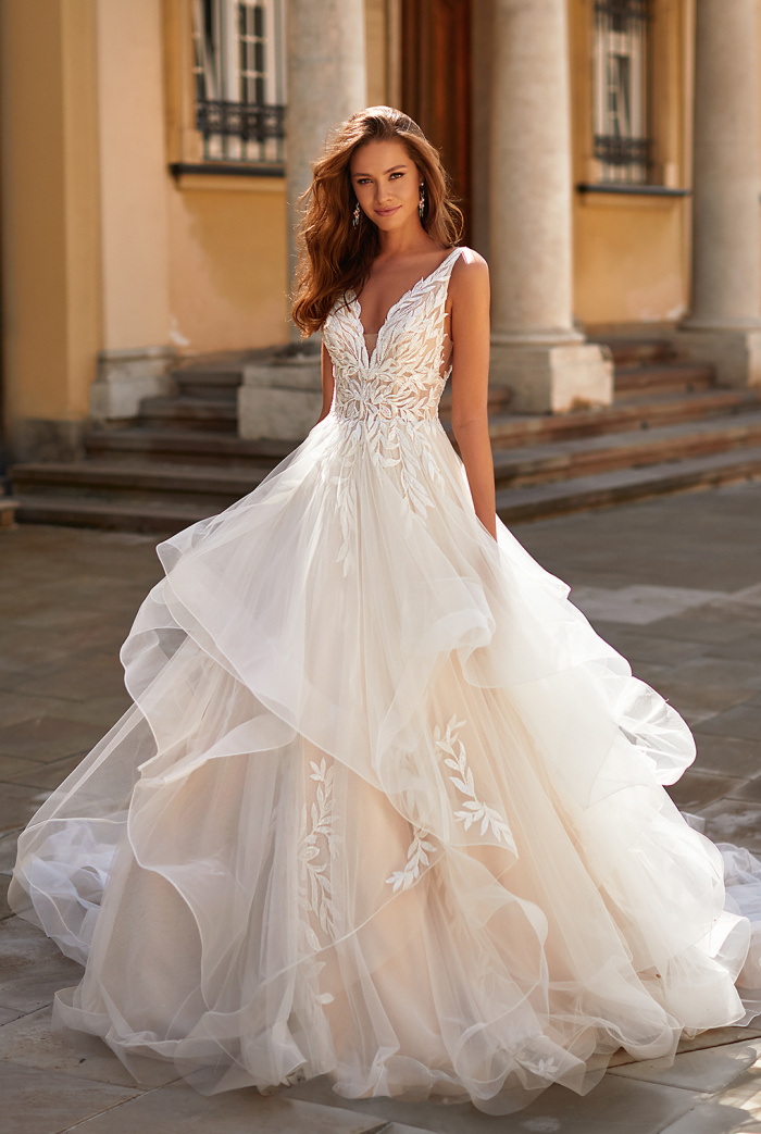 Ball Gown Silhouette Wedding Dress