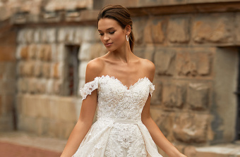 'Guide to Winter Wedding Dresses' Image #1