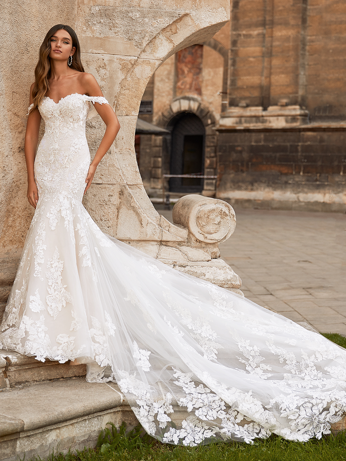 Mermaid vs Trumpet Wedding Dress - What’s the Difference?