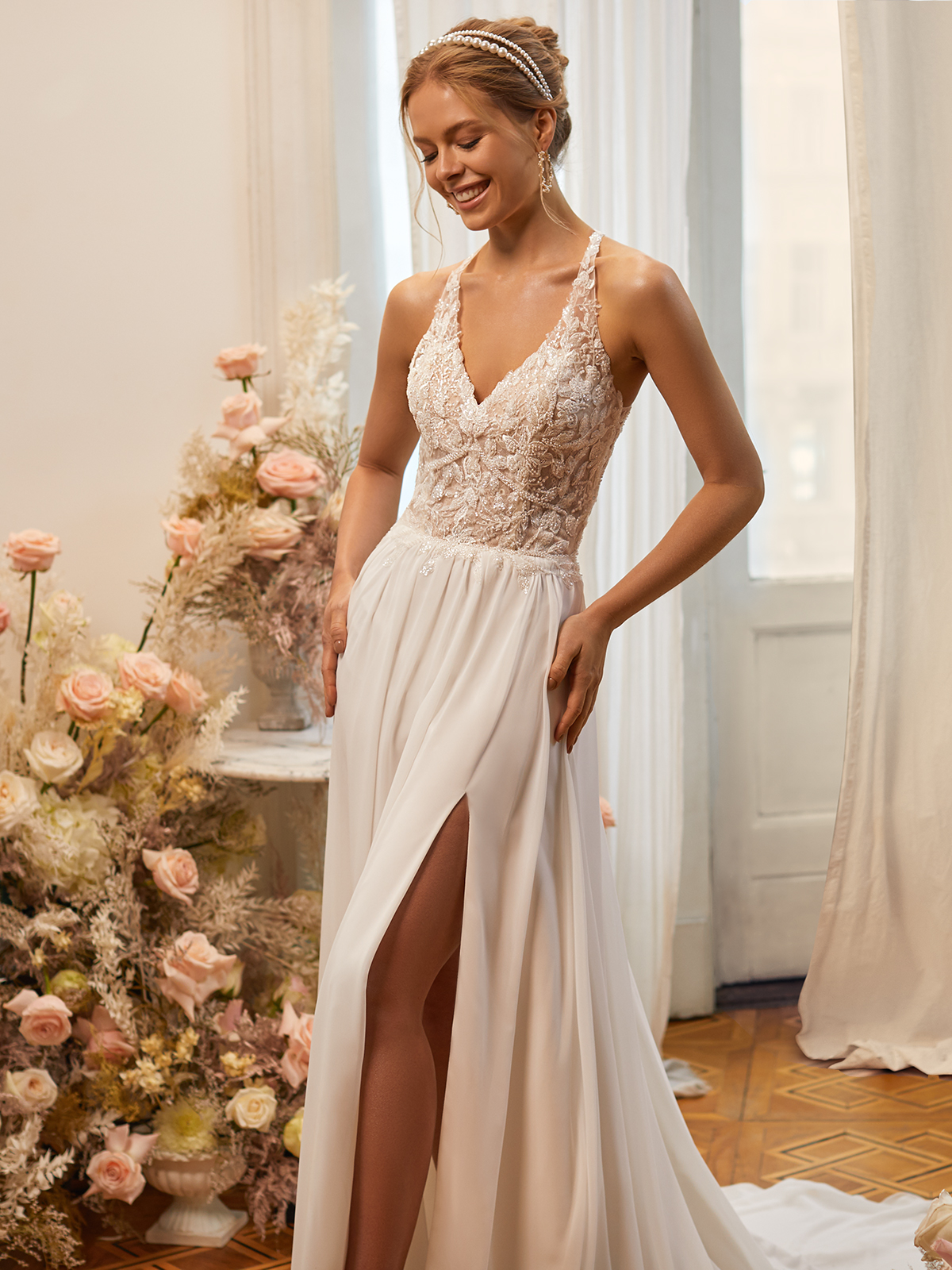 20 Classic Wedding Dresses for Brides With Timeless Style