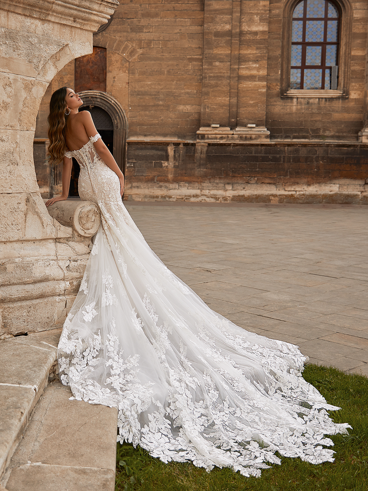 Winter Wedding Dresses – What to Wear When It Is Cold