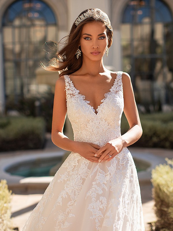 Sweetheart Neckline With Illusion Lace Strap Wedding Dress Moonlight Couture H1450