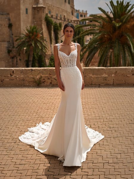 Bride Walking In Mermaid Crepe Wedding Dress with Sweetheart Neckline and Lace Straps Bride Walking In Mermaid Crepe Wedding Dress with Sweetheart Neckline and Lace Straps