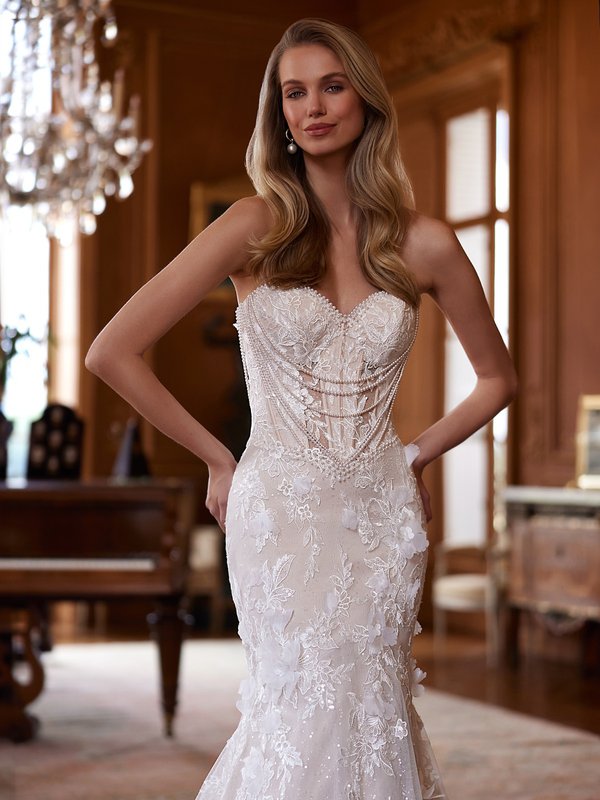 Strapless Sweetheart Lace Mermaid Wedding Dress with Pearl