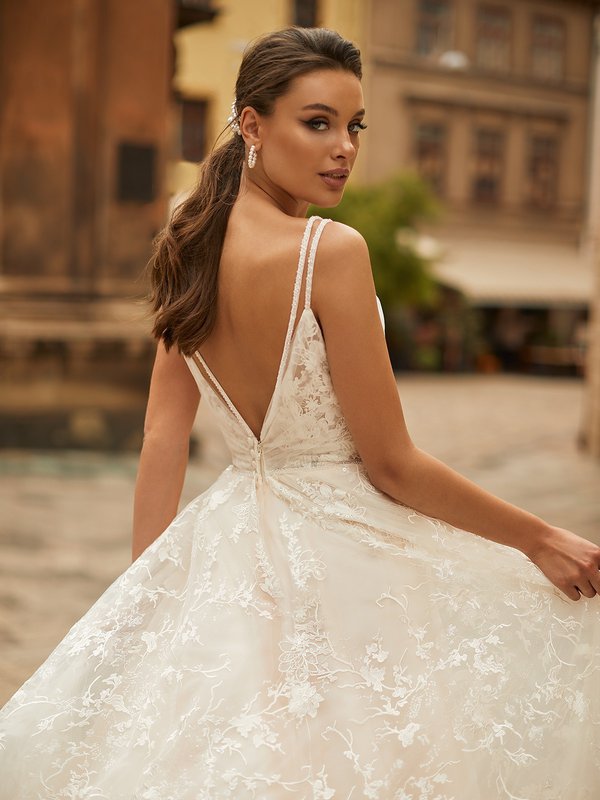 Moonlight Bridal: Glamorous Wedding Dresses for 2019