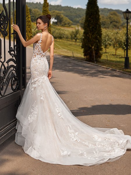 Deep Illusion V-Back Sparkly Lace Appliques over Chantilly Lace Mermaid with Chapel TrainMoonlight Collection J6838