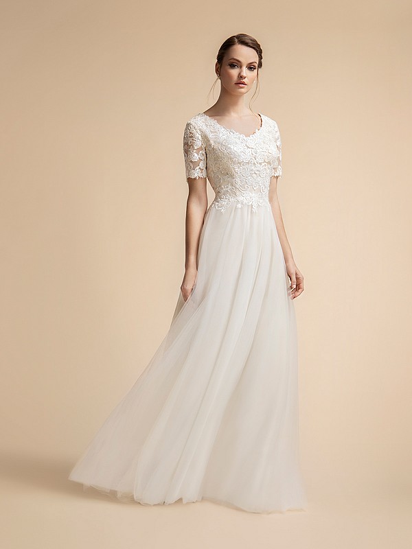 T-shirt Sleeve Lace Modest Wedding Dress with Dreamy Tulle Skirt Moonlight M2023 T-shirt Sleeve Lace Modest Wedding Dress with Dreamy Tulle Skirt Moonlight M2023