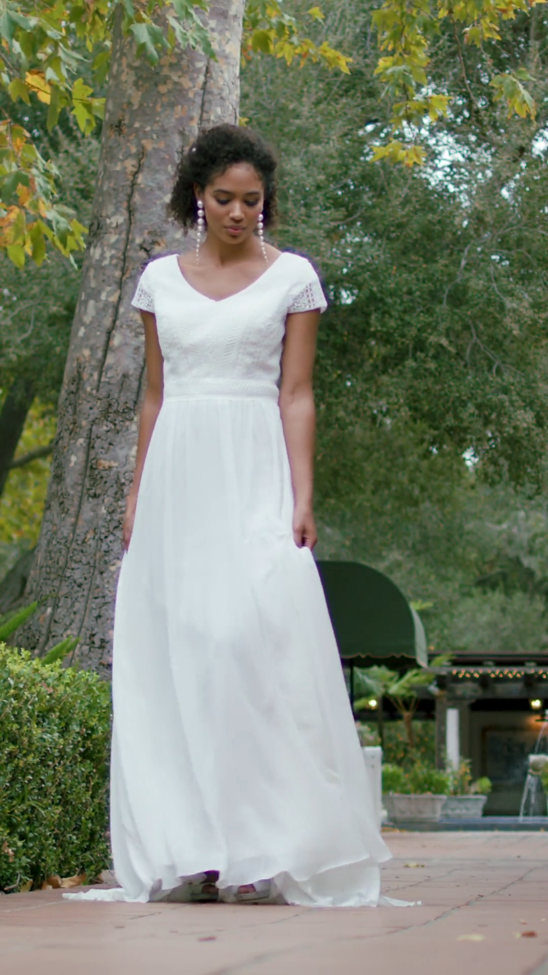 Moonlight Modest M5033 Flowy Chiffon Modest Wedding Dress With Lined Short Sleeve Venise Lace Fabric Bodice