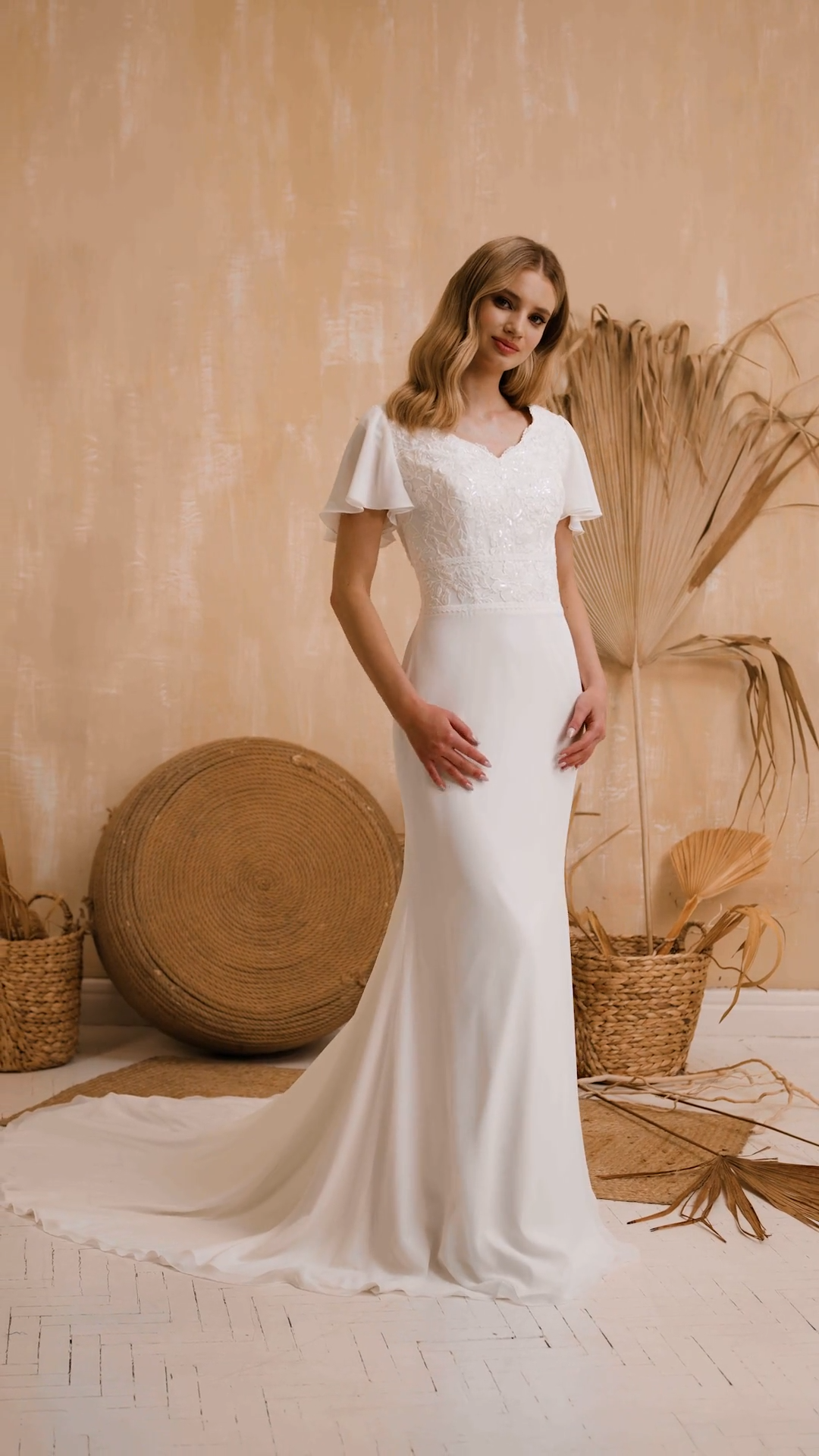 Modest V-Neck Mermaid Chiffon Wedding Dress With Butterfly Sleeves Style M5056