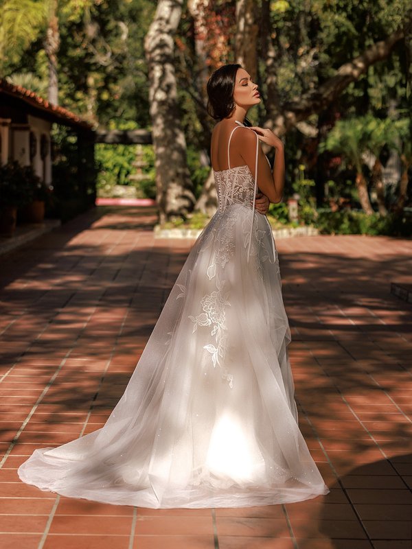 ホロウェディング　雪花ラミィ賞　Wedding Dress Style Western Wedding Dress with Sparkle Tulle A-line Tulle Lace T187