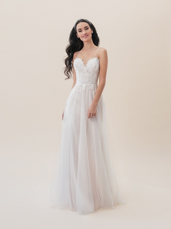 Moonlight Tango T826 romantic flowy floral bohemian informal lace wedding dress with sweetheart neckline Moonlight Tango T826 romantic flowy floral bohemian informal lace wedding dress with sweetheart neckline