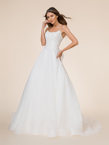 Moonlight Tango T866 voluminous organza full A-line bridal gown with scoop neck and re-embroidered lace appliques Moonlight Tango T866 voluminous organza full A-line bridal gown with scoop neck and re-embroidered lace appliques