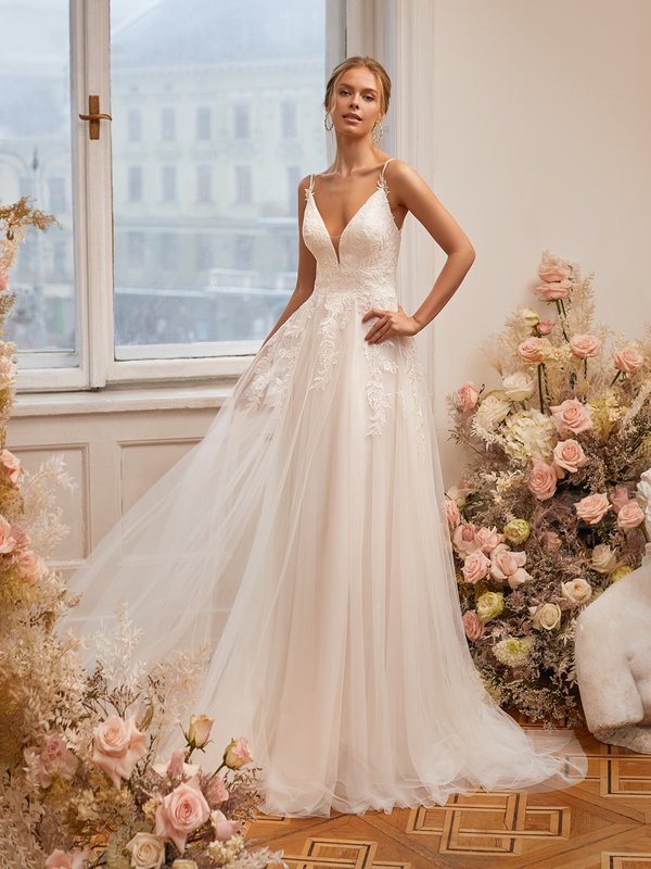 Pleated Sweetheart Bodice Tulle A-Line Wedding Dress