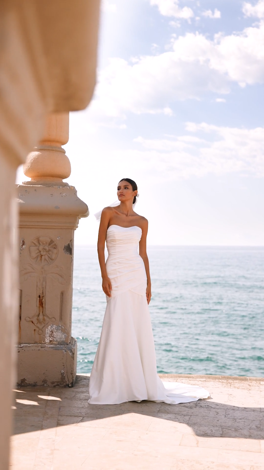 Classic Mermaid Satin Destination Wedding Dress With Strapless Soft Sweetheart 